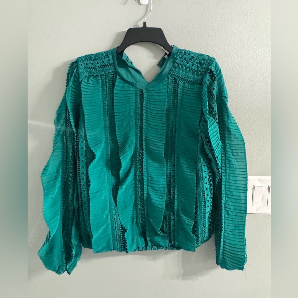 Elegant Green Blouse with Textured Design